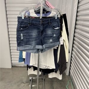 Urban Outfitters | BDG Shortie Shorts in Dark Wash | size 32